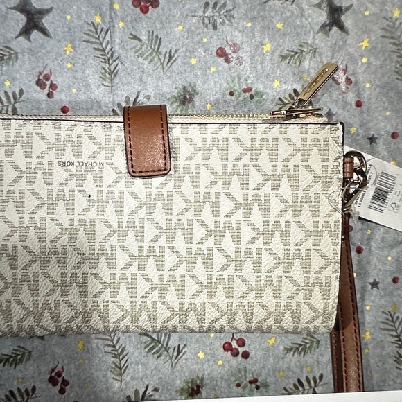 Michael Kors Monogram cream large double zip jet set Travel Wristlet clutch 🆕 - Picture 3 of 4